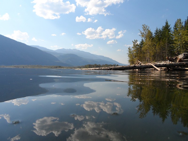 Geoscience BC study reaffirms geothermal potential in Kootenay Lake, BC, Canada