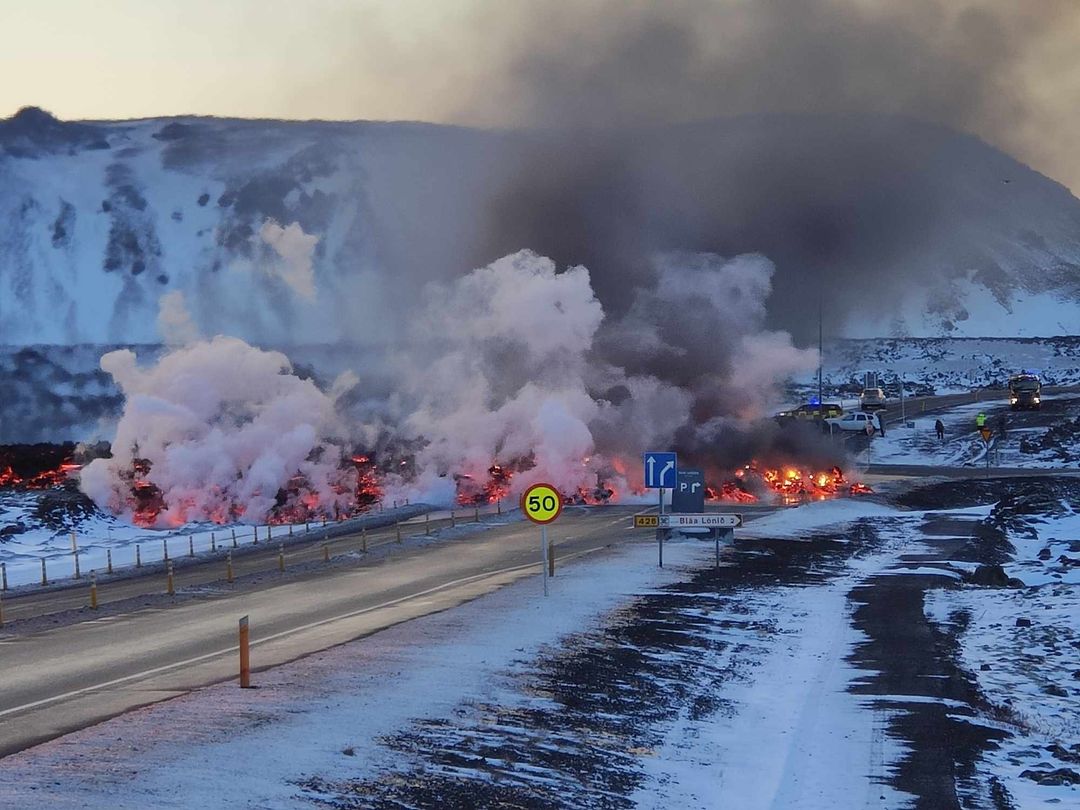 New volcanic eruption near geothermal plant and Blue Lagoon in Iceland ...