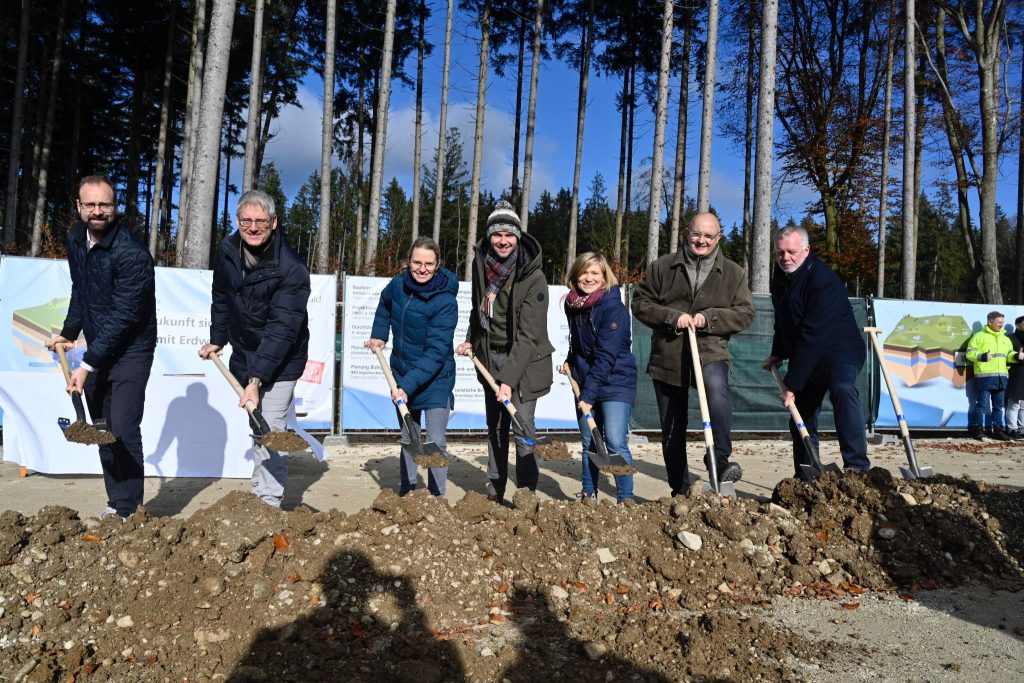 Groundbreaking held for Laufzorn II geothermal heating plant, Grünwald, Germany